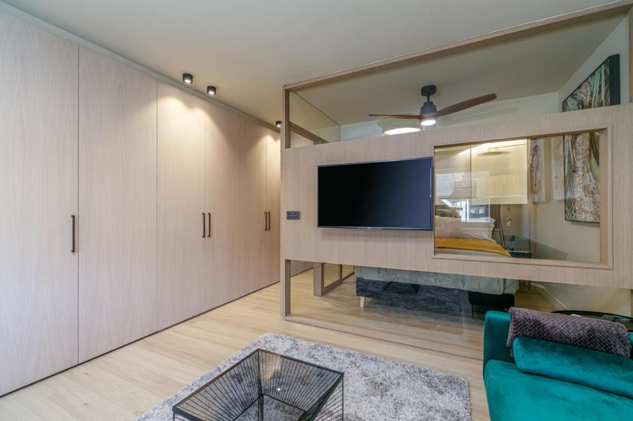Suite De Lujo Puerta Del Sol+Parking Vigo Exterior photo