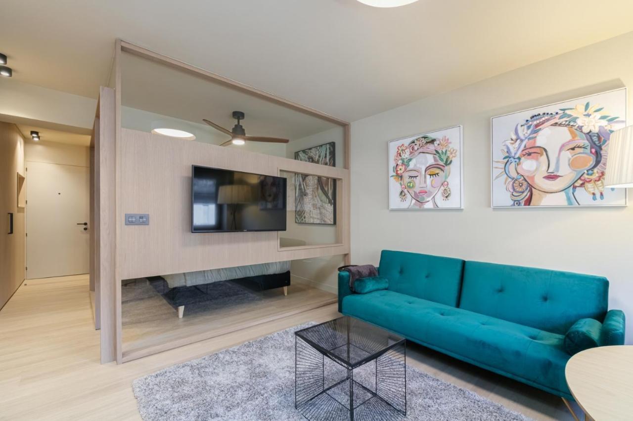 Suite De Lujo Puerta Del Sol+Parking Vigo Exterior photo