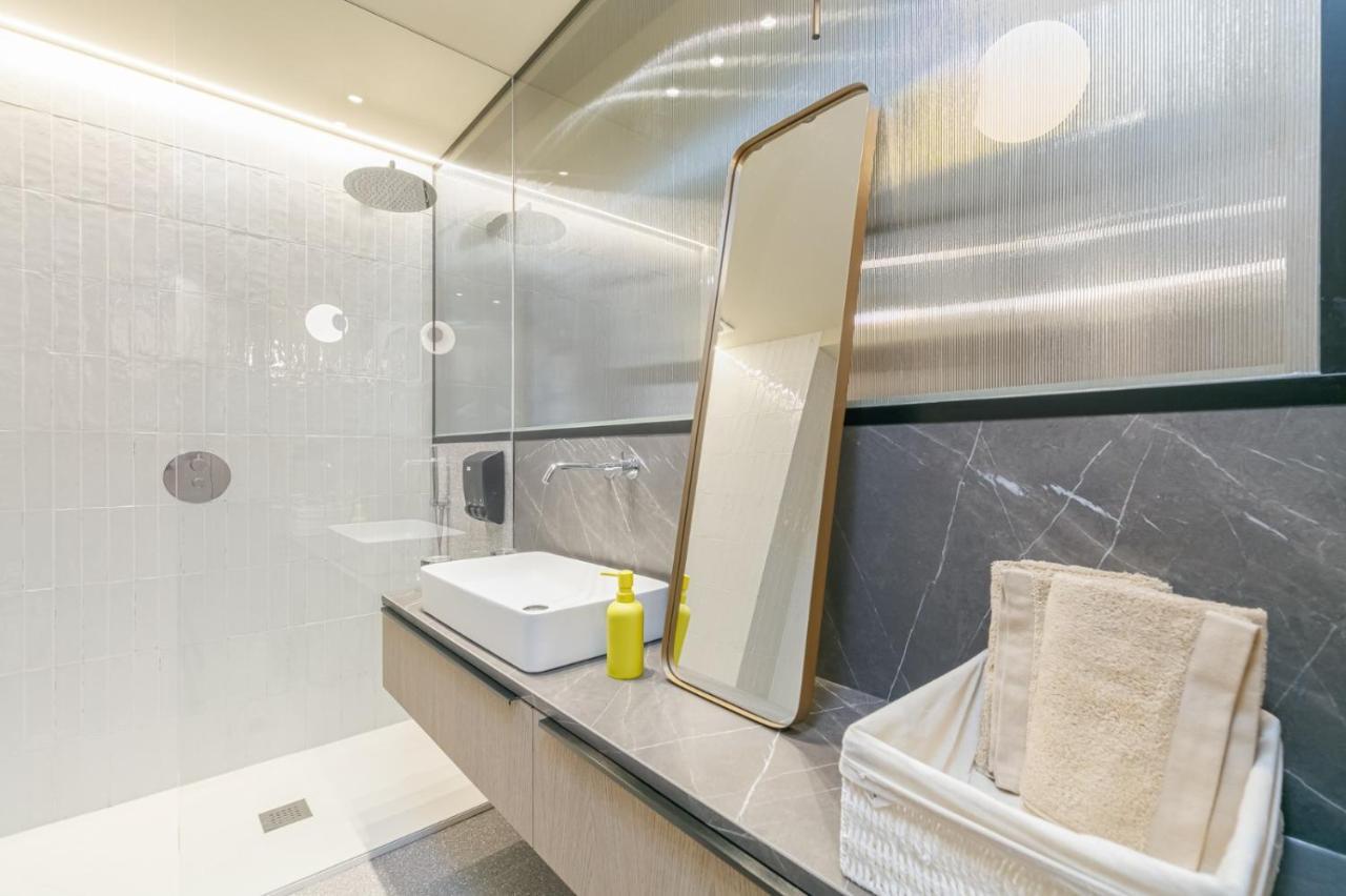 Suite De Lujo Puerta Del Sol+Parking Vigo Exterior photo