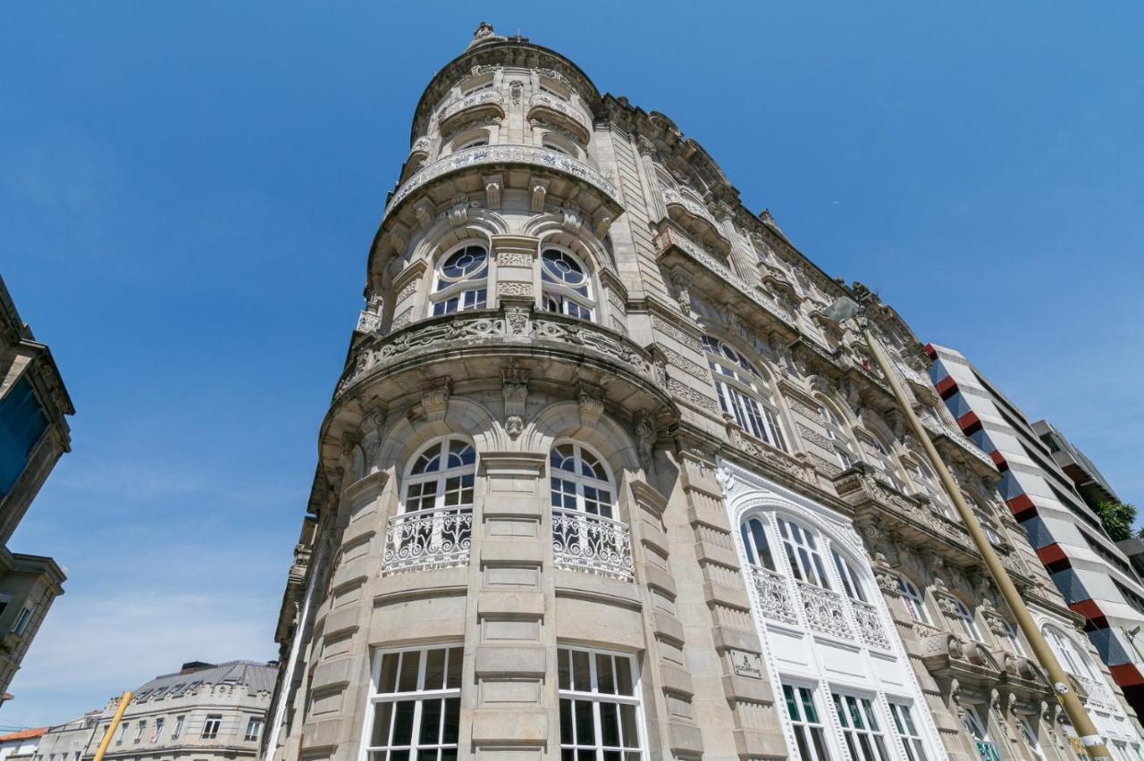 Suite De Lujo Puerta Del Sol+Parking Vigo Exterior photo