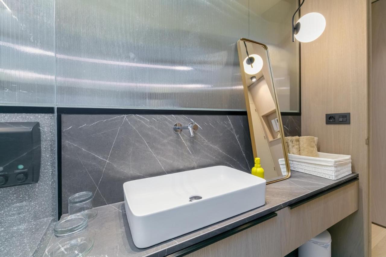 Suite De Lujo Puerta Del Sol+Parking Vigo Exterior photo